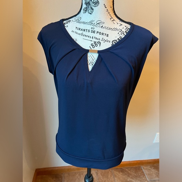 New York & Company Black Chiffon Sleeveless Pleated Keyhole Front Blouse - Picture 1 of 9